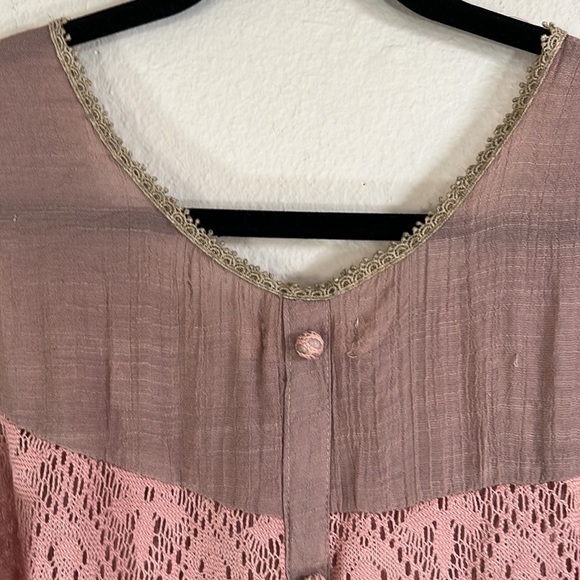 A’Reve Sleeveless Lace Tank Top Size Medium - Picture 4 of 10